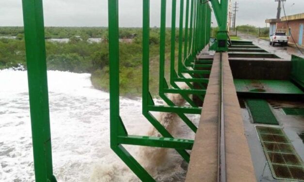 El Gobierno provincial intensifica el operativo de drenaje ante las fuertes lluvias: cayeron 136 mm en el Gran Resistencia