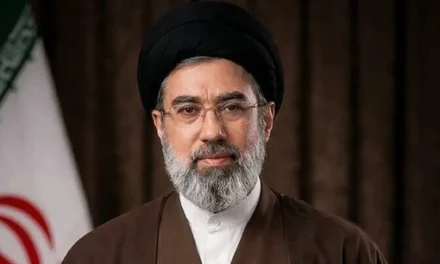 El nuevo líder de Irán ordena el cierre de Ormuz y vaticina una “venganza de sangre” contra EE.UU.