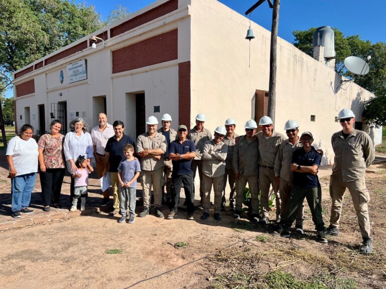 De Pampa Zappa al Universo: ECOM Chaco conecta a una escuela rural con internet satelital