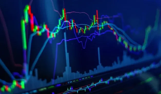 Mercados: Los bonos argentinos recuperan terreno y el Riesgo País perfora los 620 puntos