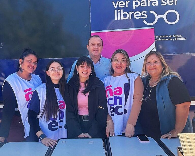 Impacto social en el interior: el programa “Ver para ser Libres” asistió a 1.300 estudiantes y entregó más de 900 anteojos en su primera semana