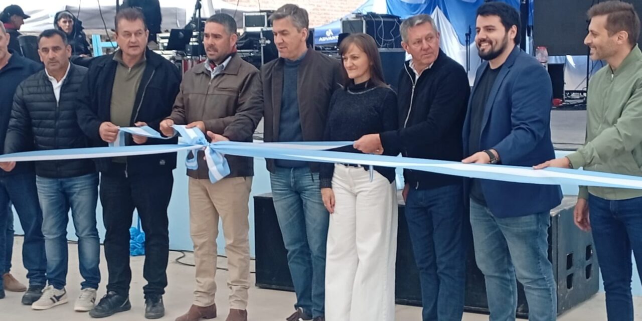 Impulso productivo y deportivo en Charata: Zdero encabezó la 28° Fiesta Provincial del Cerdo e inauguró infraestructura en el Club Cooperativista