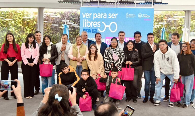 Balance de alto impacto social: concluyó el programa “Ver para ser Libres” con más de 1.700 anteojos entregados en el Chaco
