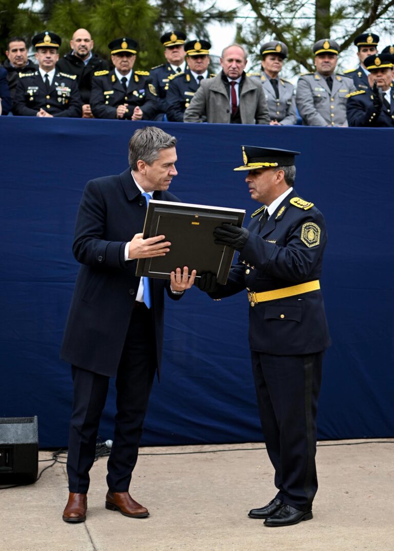Zdero anunció una reforma integral y mejoras salariales para la Policía del Chaco en su 73° Aniversario