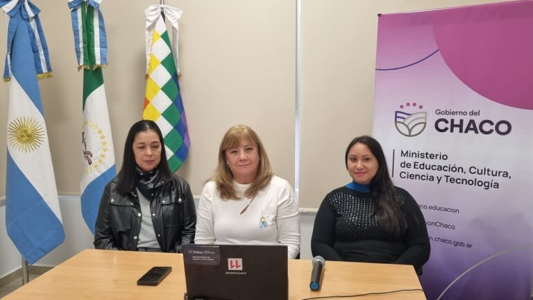La Inteligencia Artificial llega a las bibliotecas: el Ministerio de Educación lanzó una capacitación virtual para el sector