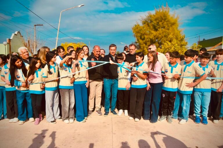 Las Breñas celebró su 105° aniversario con la inauguración de pavimento urbano e impulso a obras viales estratégicas
