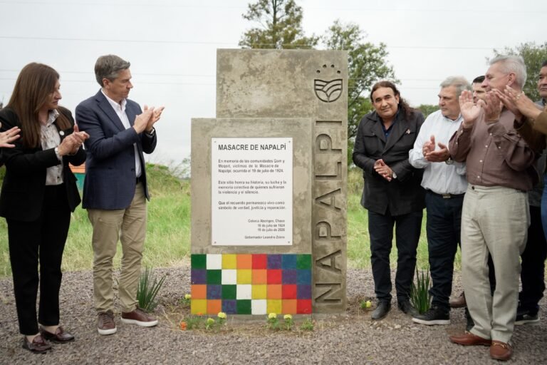 El Gobierno provincial inauguró un tótem conmemorativo a 102 años de la Masacre de Napalpí y ratificó las políticas de reparación histórica