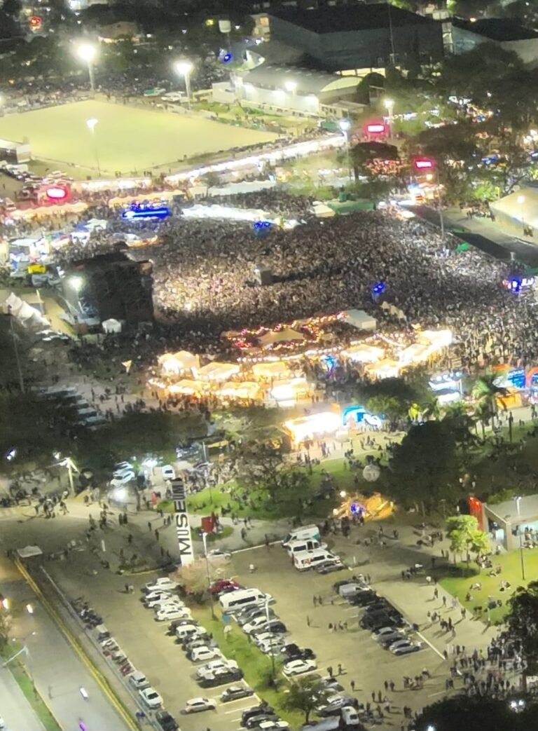 Impresionante convocatoria en el cierre de la Bienal 2026: unas 250 mil personas disfrutaron de la última noche con Abel Pintos