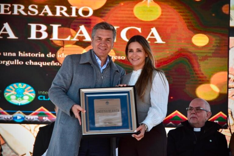 El gobernador Zdero y la intendente Panzardi reafirmaron el trabajo institucional en el 138° aniversario de Laguna Blanca