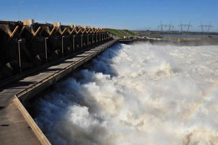 Alerta preventiva por la crecida del río Paraná: la APA recomienda extremar cuidados en zonas costeras