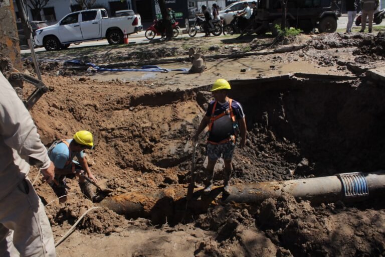 Sameep concluyó la compleja reparación de un histórico conducto maestro en la avenida Las Heras