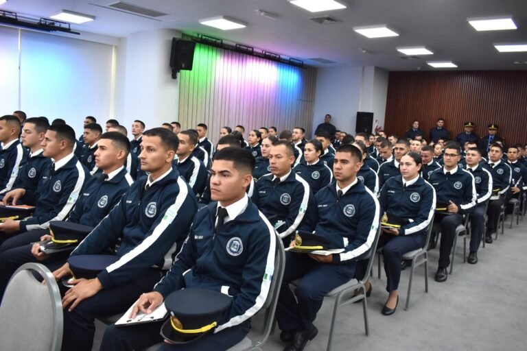 Programa Fortaleza capacita a futuros policías y cadetes penitenciarios para el abordaje de consumos problemáticos