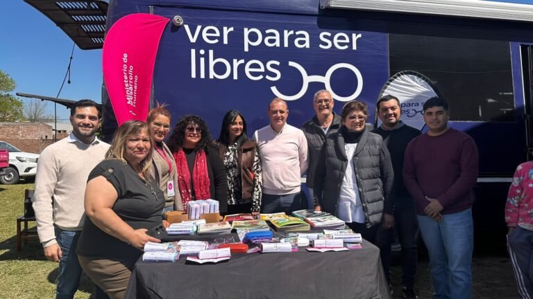 El programa «Ver para Ser Libres» concretó más de 900 controles oftalmológicos y entregó más de 700 anteojos en el Impenetrable profundo
