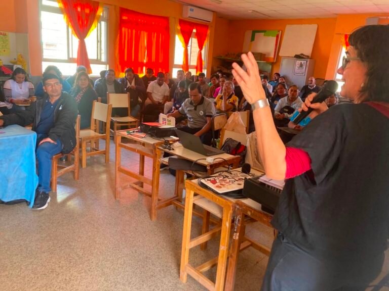 Instituciones de Resistencia y Barranqueras promueven la formación en idiomas para la inserción laboral global