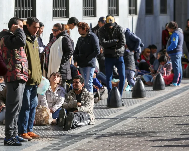 Impacto de la Reforma Laboral: un informe privado registra la destrucción de 36.000 puestos formales y el cierre de casi 7.000 empresas